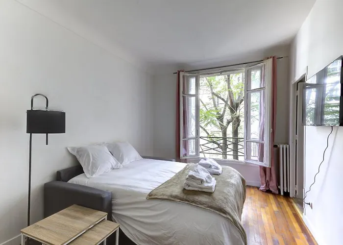 569 Monceau - Superbe A
