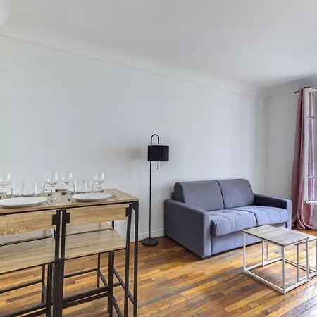569 Monceau - Superbe A París